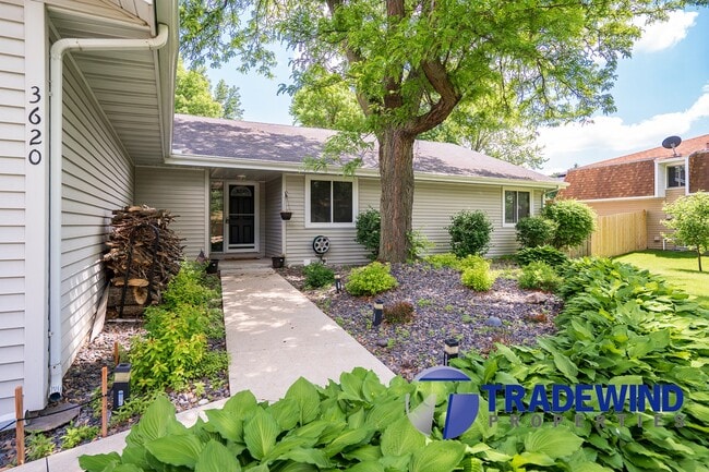 Foto del edificio - 3620 Saratoga Ln N