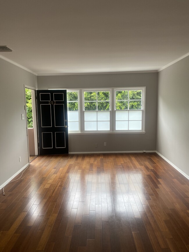 Living room - 352 S Bedford Dr