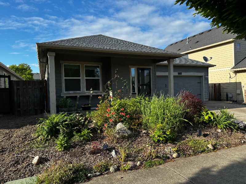 Primary Photo - 1231 35th Ave