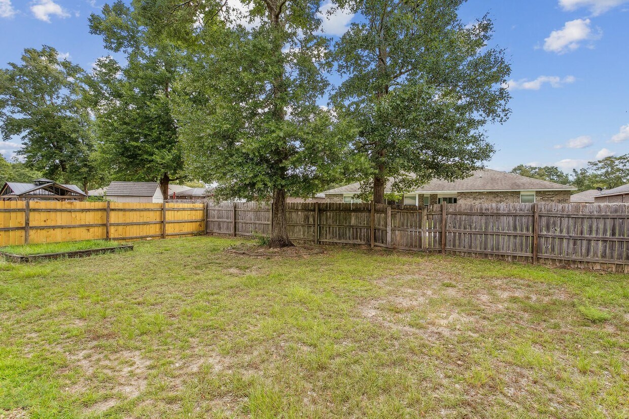 Building Photo - 7070 Harvest Way