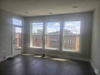 Building Photo - 751 N 6th St