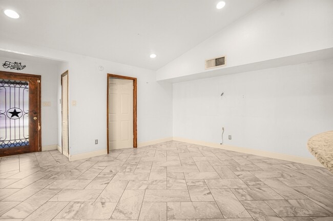 Building Photo - 5609 Hollow Pines Dr