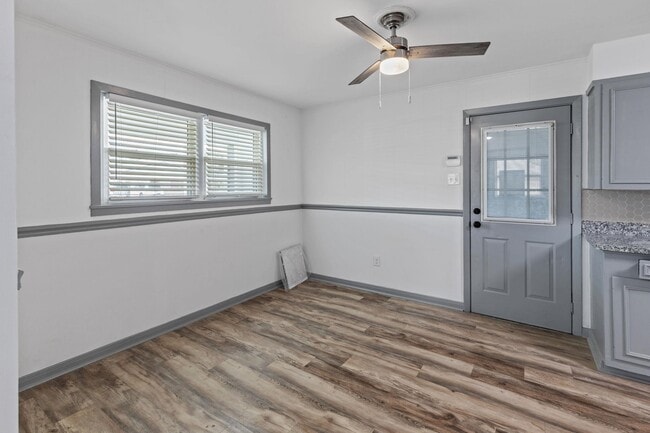Building Photo - 503 Hickok St