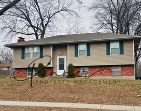 Building Photo - 101 SW Chicago St