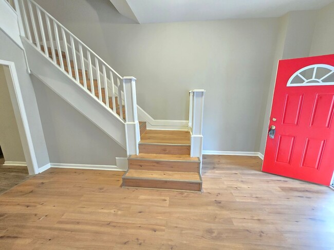Foto del edificio - Beautiful 4.5 Bedroom 2 Bathroom West Balt...