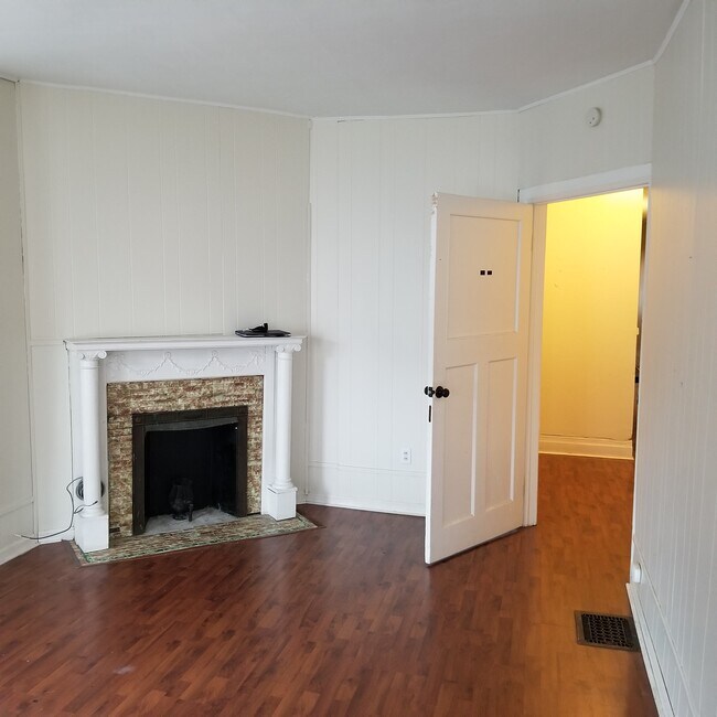 Foto del edificio - 576 Potomac Ave