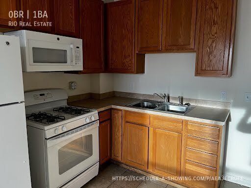 Primary Photo - 821 Santa Fe Dr