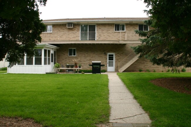 Building Photo - 824-825 W Thomas L Pky