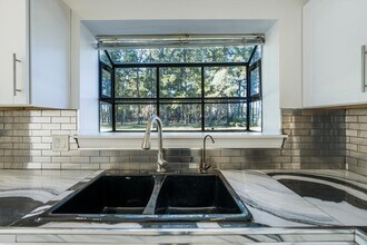 Building Photo - 3203 Golden Willow Dr