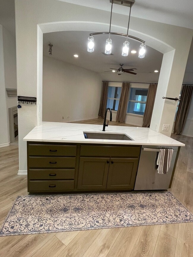 Kitchen - 220 Northcross Rd
