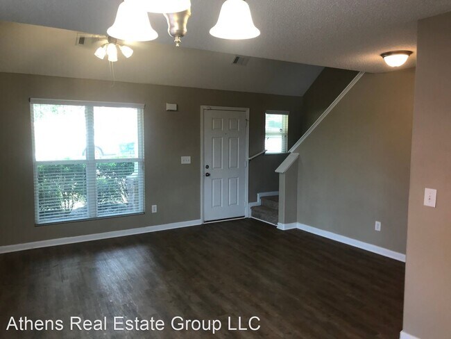 Foto del edificio - 3 br, 3 bath House - 212 Fern Ridge Court
