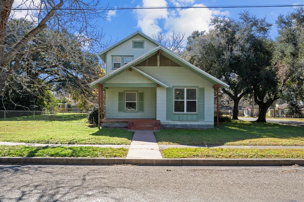 Primary Photo - 735 Spring St