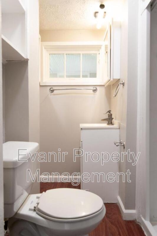 Foto del edificio - 1532 Bowman Ave