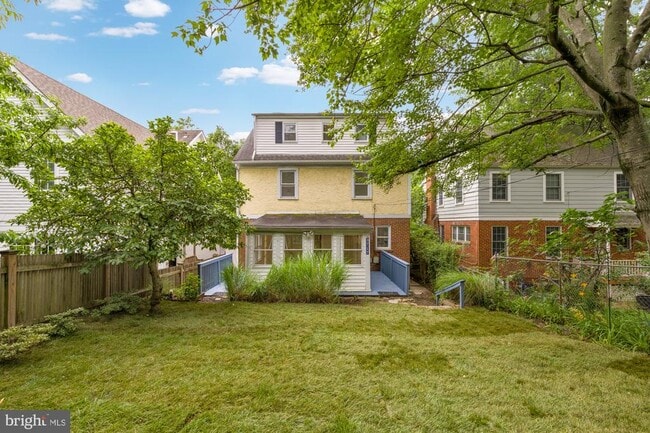 Foto del edificio - 3717 Legation St NW