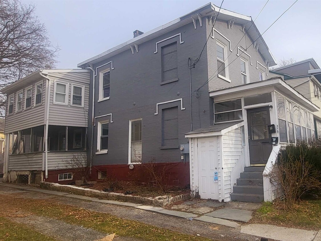 24 Smith St Unit 1, Poughkeepsie, NY 12601 Apartment for Rent in