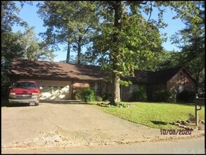 Building Photo - 6612 Tena Ln