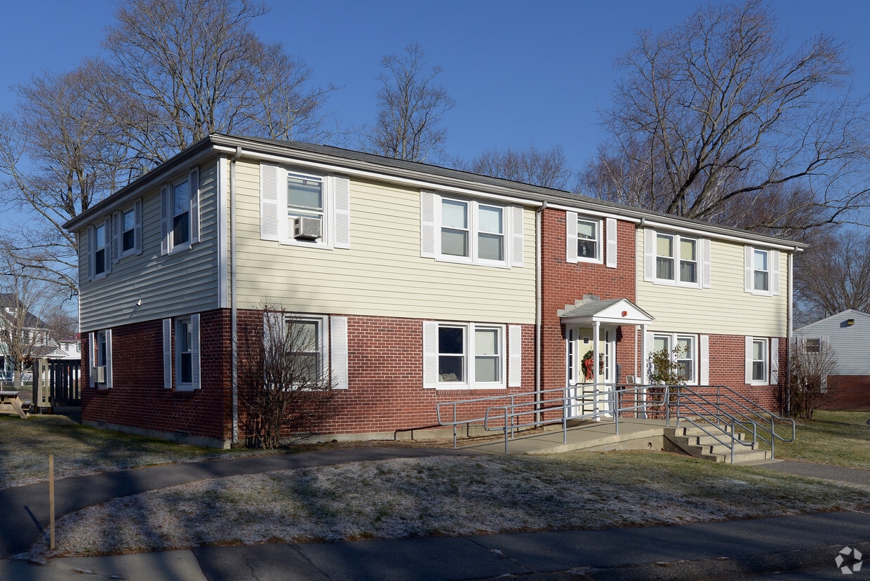 Building Photo - Cedarvale Homes