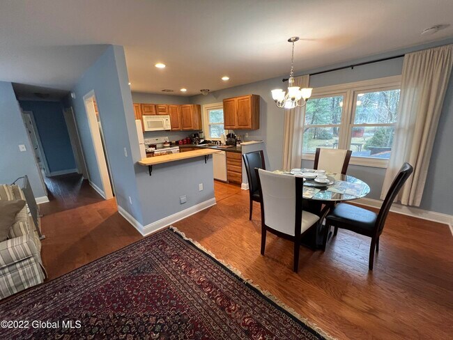 Foto del edificio - 1 Marjorie Dr