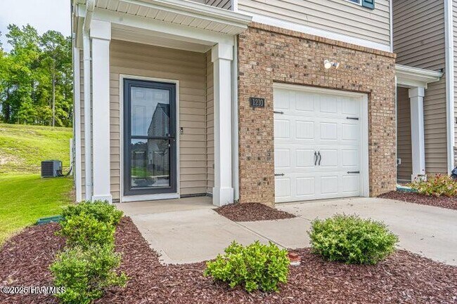 Foto del edificio - 1210 Gracie Ln