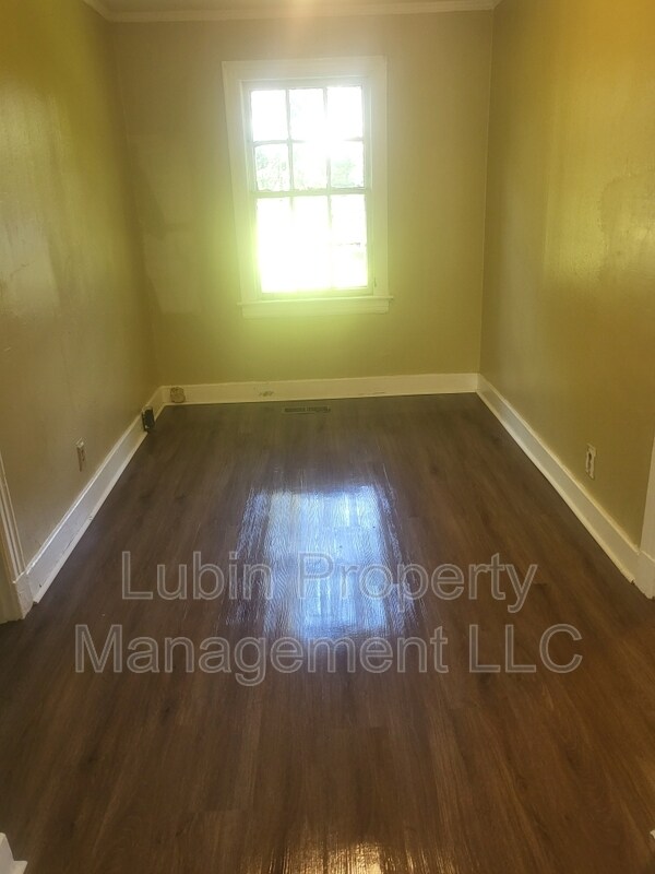 Building Photo - 1087 Parkland Rd