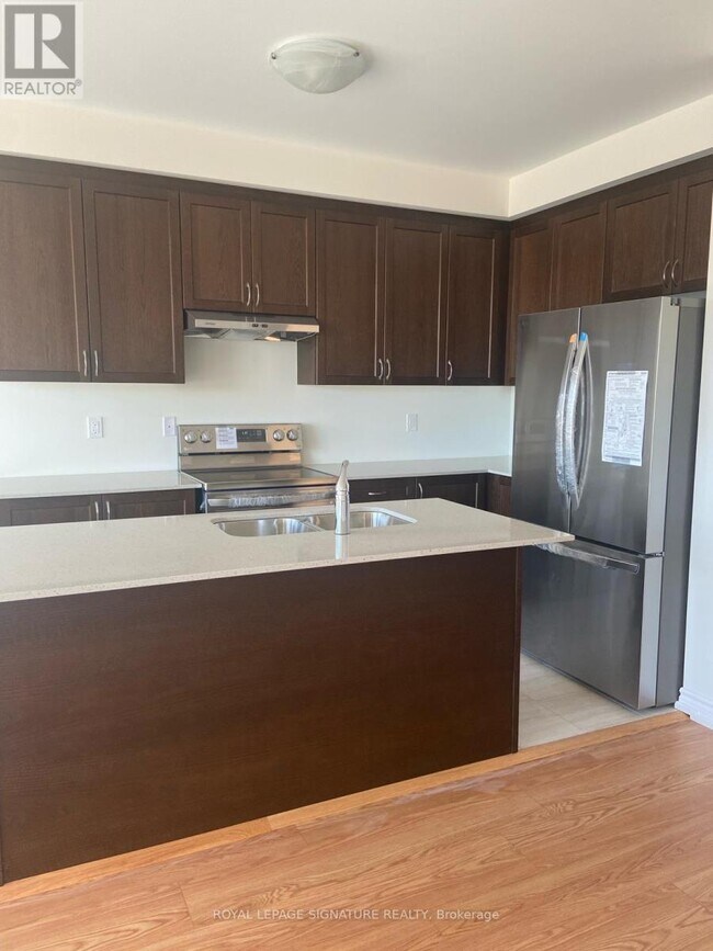Building Photo - 749 Carpenter Trl