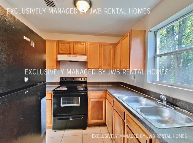 Building Photo - 4525 Rainer Rd