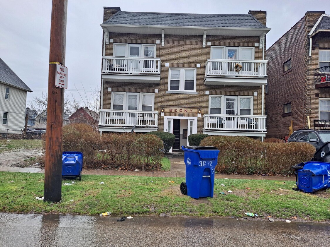 Primary Photo - 3632 E 142nd St