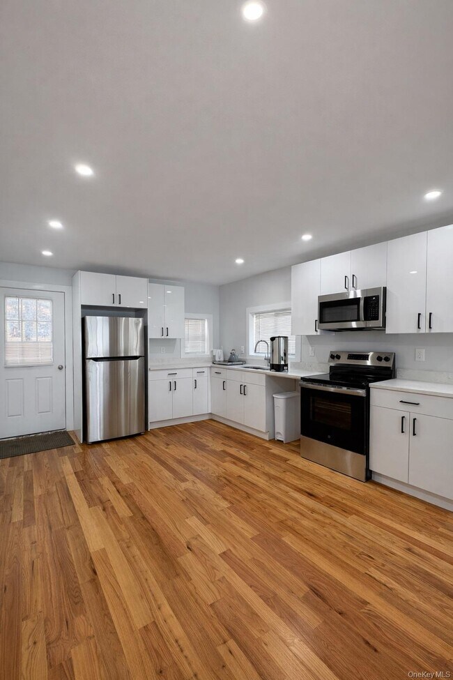 Building Photo - 1140 NY-52