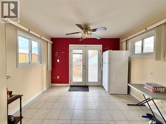 Photo du bâtiment - 1794 Gladstone Ave