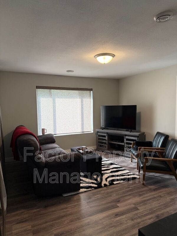 Foto del edificio - 1310 Warren St