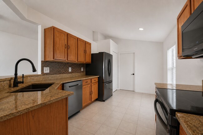 Foto del edificio - "Pool home! 3-Bed, 2-Bath Haven in Wesley Chapel"