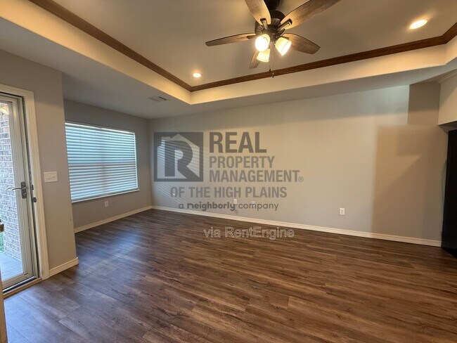 Foto del edificio - 13057 Raymond Rd