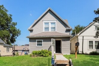 Building Photo - 2316 Delavan Ave