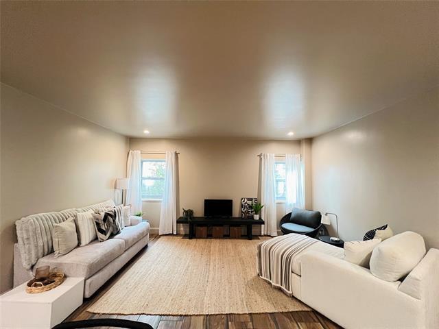 Building Photo - 6211 W Northwest Hwy