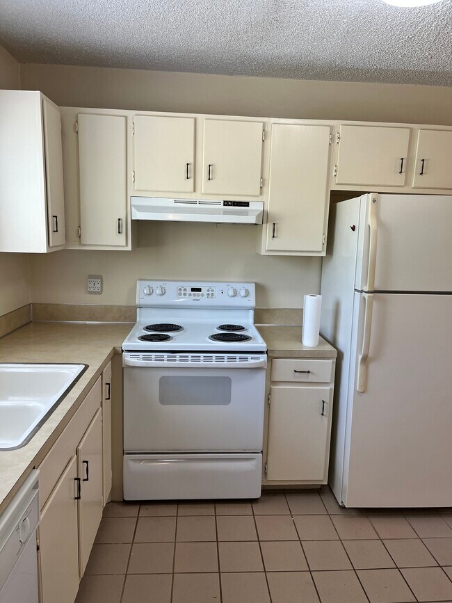 2501 Rice Creek Way, Bartlesville, OK 74006 Townhome Rentals in