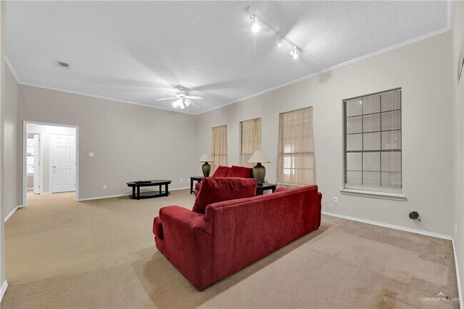 Foto del edificio - 3913 Xenops Ave