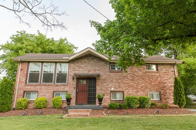 Foto del edificio - 237 Eisenhower Dr