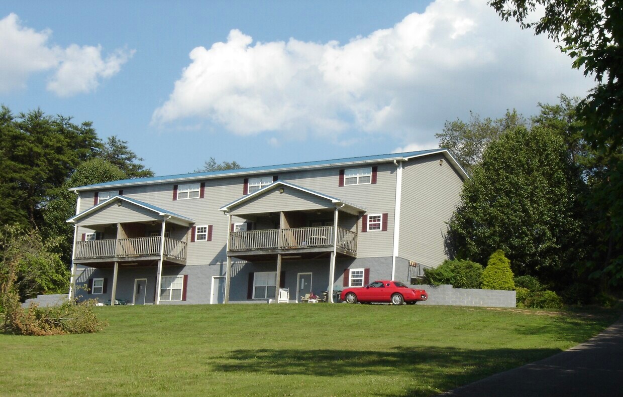 Primary Photo - 440 Long Hollow Rd