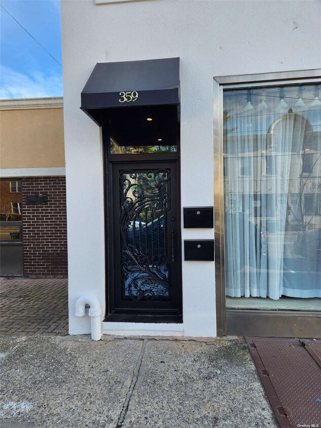 359 Central Ave Unit 3, Lawrence, NY 11559 Apartment for Rent in