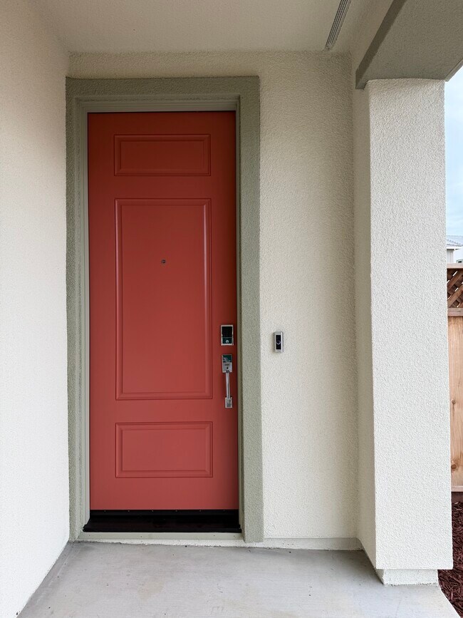 Puerta principal - 1467 N Girardi Dr