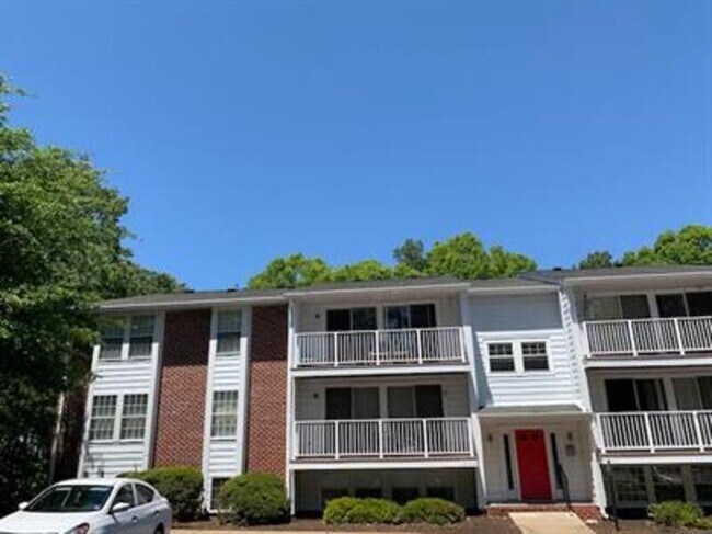 Foto del edificio - 7608 Roscommon Ct