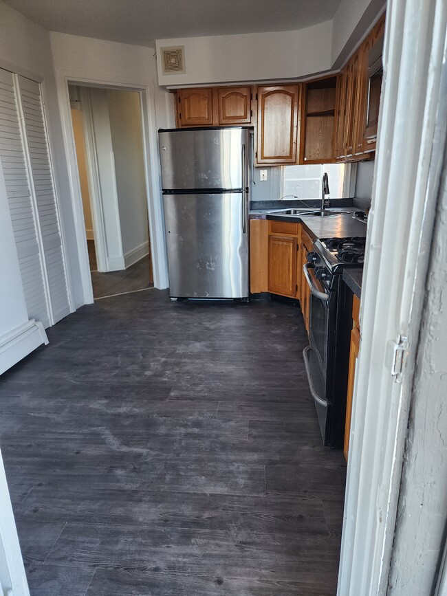 Kitchen - 247 Mount Prospect Ave