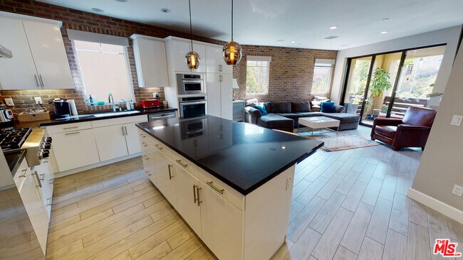 Building Photo - 12860 W S Seaglass Cir