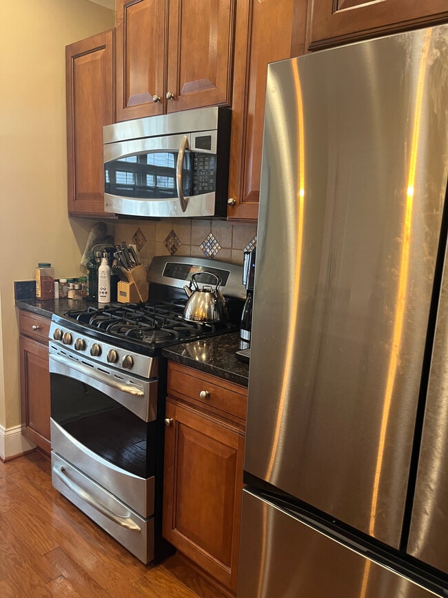Open kitchen and living room - 451 N George Mason Dr
