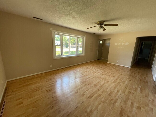 Building Photo - 3 bedroom 1 bathroom West Lafayette