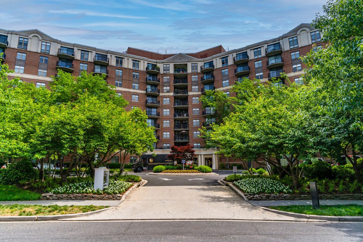 Foto principal - 3401 38th St NW