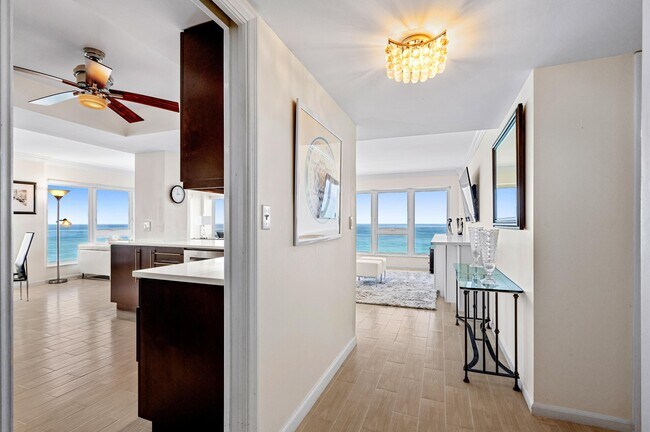 Foto del edificio - 2066 N Ocean Blvd