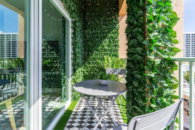 Foto del edificio - 2280 SW 32nd Ave