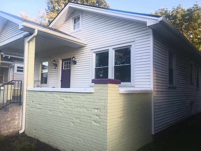 Building Photo - 4116 Vermont Ave