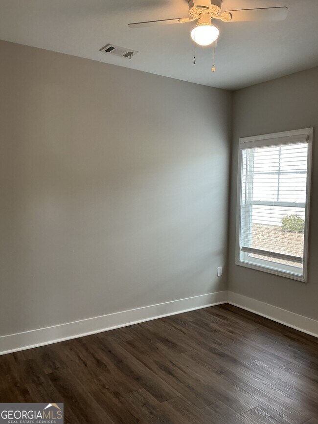 Foto del edificio - 1005 Autumns Wood Cir E